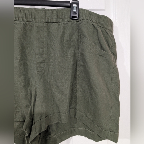 Old Navy Army Green High-Rise Women's Shorts in Size XXL - Picture 3 of 9